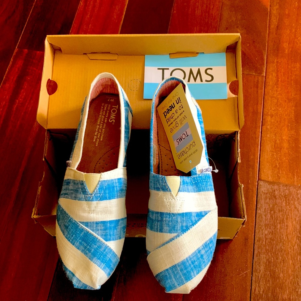 NWT Toms Classic Blue & White Stripes Sz 7